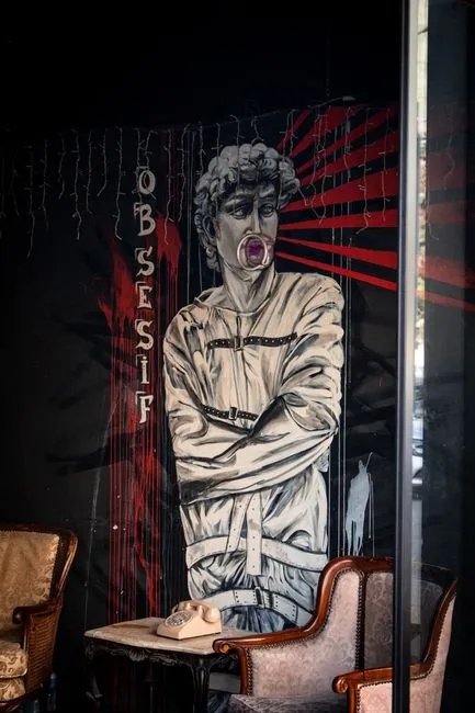 Mural na stulecie ZHP w Bielsku-Białej: połączenie sztuki i natury